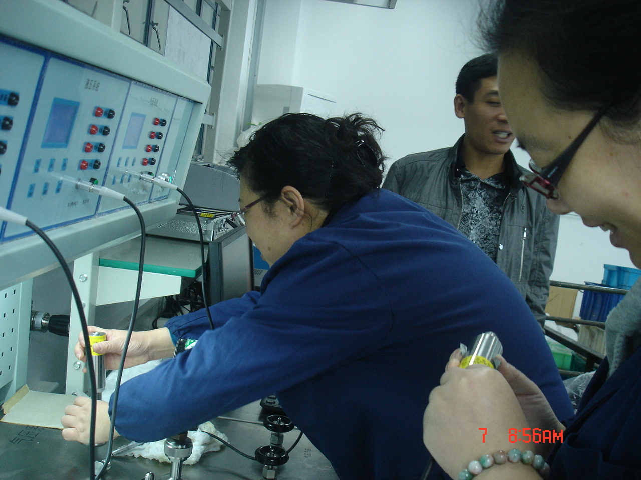 爱体育首页（中国）网页版压力校验台走进上海仪表四厂